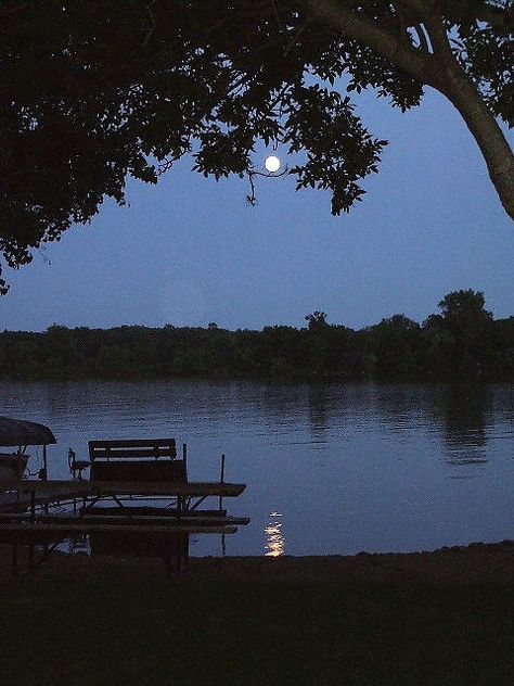 Full moon over the lake! Midnight Lake Aesthetic, Lakes At Night, The Lakes Aesthetic, Dark Lake House, Lake Aesthetics, Strange Attractor, Moon Scenery, Lake Night, Pretty Lake