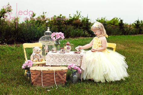 Yellow dress Tea Party Bridal Shower Outfit, Tea Party Pictures, Tea Party Photography, Flower Girls Ideas, Tea Party Photoshoot, Fairy Photo Shoot, Bridal Headpiece Vintage, Sunshine Dress, Spring Tea Party