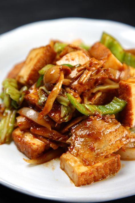 Pork and Tofu Stir Fry is a delicious and easy dinner to make. The sauce is sweet and tangy, stir-fried with veggies. Weeknight meal. Pork Tofu Watercress Recipe, Pork Tofu Recipe, Easy Dinner To Make, Asian Cuisine Recipes, Watercress Recipes, Recipes Using Pork, Asian Fusion Recipes, Fusion Recipes, Asian Pork