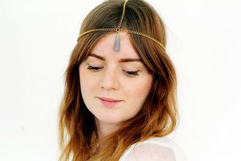 DIY a Chic Hair Chain in 15 Minutes | Brit + Co Hair Jewelry Diy, Head Chains, Hair Projects, Fancy Outfit, Hair Chain, Outfit For Fall, Hair Up Or Down, Chic Hair, Hair Chains