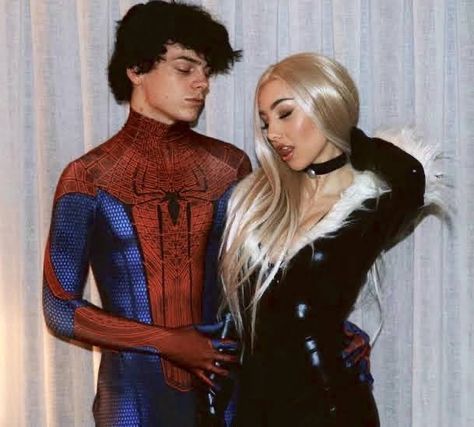 Matching Couple Halloween Costumes, Couple Halloween Costumes 2023, Spider Man And Black Cat, Halloween Costume For Couples, Costume For Couples, Black Cat Halloween Costume, Black Cat Cosplay, Parker Outfit, Unique Couple Halloween Costumes