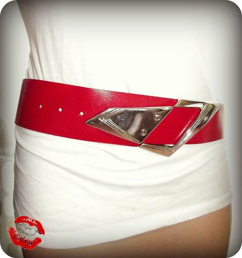 Atomic Fashion, Punk Avant Garde, 80s Girl, 1980s Women, 80’s Fashion, Fashion 80s, Red Belt, Vintage Punk, Wide Belt