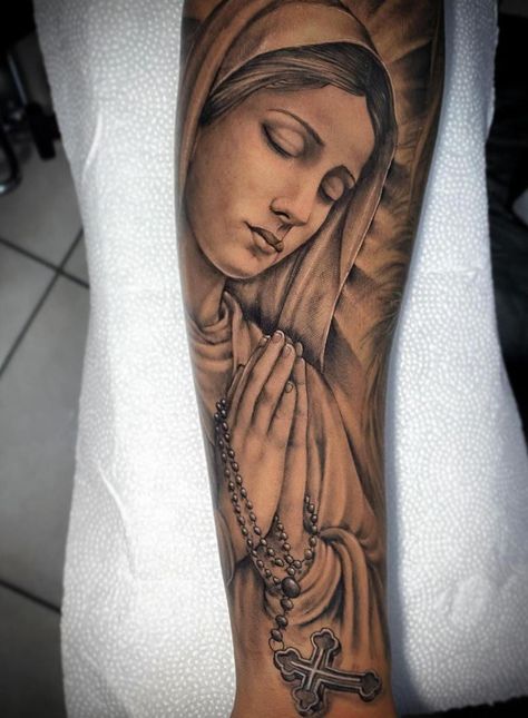 Mother Mary Forearm Tattoo, Virgen De Guadalupe Forearm Tattoo, Virgin Mary Shoulder Tattoo Men, Virgin Mary Shoulder Tattoo, Virgin Mary Arm Tattoo, Virgen De Guadalupe Tattoo Ideas Forearm, Tattoos Na Mao, Virgen De Guadalupe Tattoo Ideas Women, Virgencita Tattoo