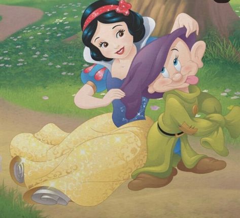 Real Disney Princesses, Disney Poster, Disney Movie Art, Walt Disney Princesses, Disney Best Friends, Princesa Real, Snow White Seven Dwarfs, Sette Nani, Disney Princesses And Princes