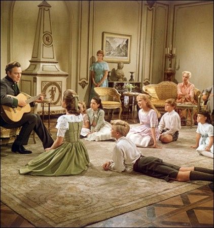 EXCLUSIVE: Must See! Even More Rarely-Seen Pics from the 'Sound of Music' Film Set and Recording Studio | Playbill Ladies Movie Night, Georg Von Trapp, Madame Doubtfire, Sound Of Music Movie, Mara Wilson, Music Trivia, Christopher Plummer, The Sound Of Music, Julie Andrews