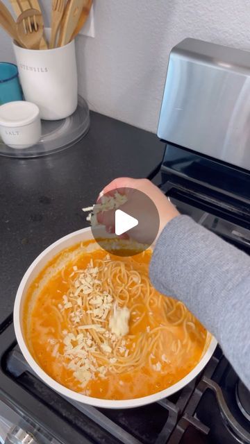 Maggie on Instagram: "Mexican spaghetti 🍝 #easyrecipeasy #mexicanrecepies #spagetti" Spaghetti Recipes Videos, Spaghetti Mexicano, Mexican Spaghetti Recipes, Spaghetti Rojo, Mexican Spaghetti, How To Make Spaghetti, Recipes Authentic, Mexican Cooking, Food Board