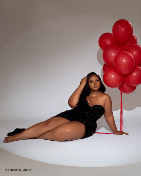 30th Birthday Ideas Photo Shoot, Blazer Birthday Photoshoot, Sagittarius Season Photoshoot, Street Birthday Photoshoot, 27th Birthday Outfit Ideas For Women, Plus Size Birthday Photoshoot Ideas, Glam Photoshoot Ideas Birthday, 27th Birthday Photoshoot Ideas, Simple Birthday Photoshoot Ideas