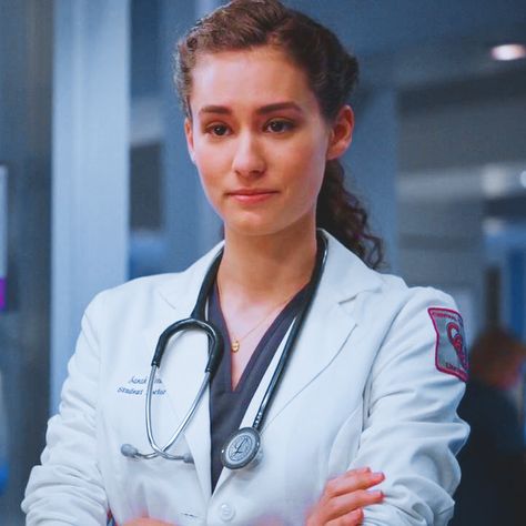 Dr Reese Chicago Med, Sarah Reese Chicago Med, Rachel Dipillo, Sarah Reese, Detective Series, Chicago Shows, Chicago Med, Jane The Virgin, Chicago Pd