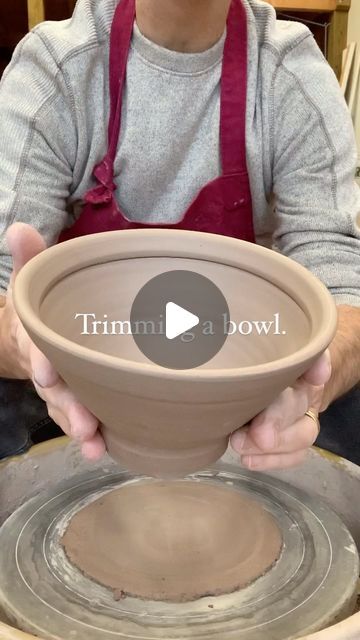 Trimming Pottery Bowls, Pottery Trimming Ideas, Trimming Ceramics, Pottery Throwing Ideas, Wheel Throwing Ideas, Trimming Pottery, Pottery Trimming, Clay Wheel, Pottery Projects