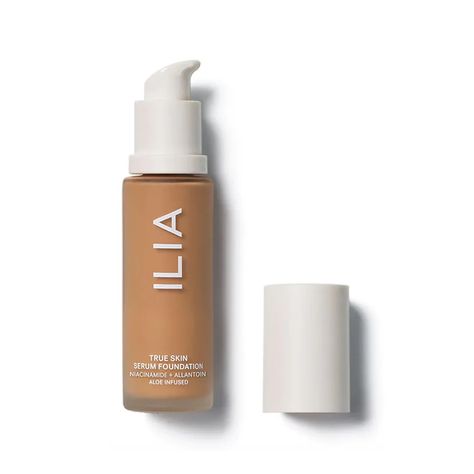 Minimalist Makeup Routine, Ilia Makeup, Ilia Beauty, Minimalist Makeup, Serum Foundation, Lip Exfoliator, Tinted Spf, Masculine Fragrance, Face Products