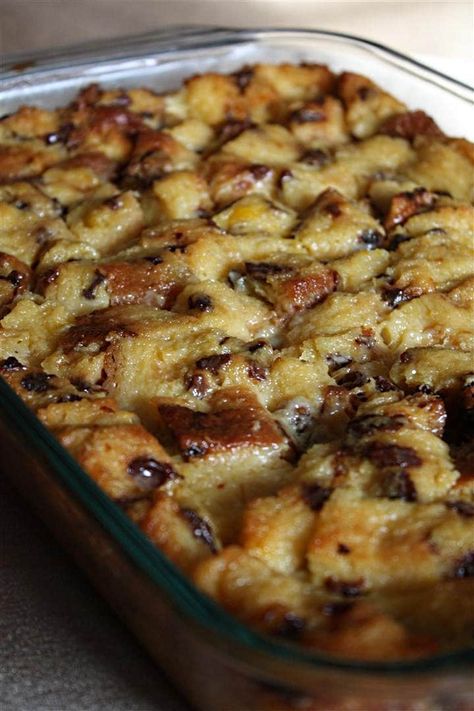 This Panettone bread pudding with cinnamon syrup is the perfect use for Christmas panettone. Plus it makes a delicious Christmas morning breakfast or dessert. Pantone Bread Pudding, Panettone Bread Pudding Ina Garten, Bread Pudding Breakfast, Panatone Bread, Breakfast Christmas Morning, Caramel Extract, Christmas Panettone, Panettone Bread Pudding, Cinnamon Sauce