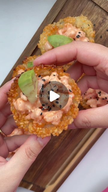 Bakeanna on Instagram: "Spicy shrimps crispy rice cups 🦐🍙" Asian Tapas Appetizers, Crispy Rice Cups, 2024 Diet, Rice Cups, Sushi Style, Tiny Bites, Salad Rolls, Crispy Shrimp, Instagram Recipes