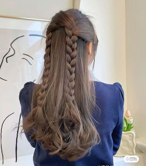 Lion Hairstyle, French Fishtail Braid, French Fishtail, Hairstyle Girl, Hair Inspiration Long, Fishtail Braid, Peinados Fáciles Para Cabello Corto, Hair Stylies, Work Hairstyles