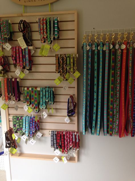 Leashes and collars Leash Display Ideas, Dog Collar Display, Paw Ideas, Pet Store Display, Market Stall Display Ideas, Dog Boutique Ideas, Pet Store Design, Pet Grooming Business, Pet Store Ideas