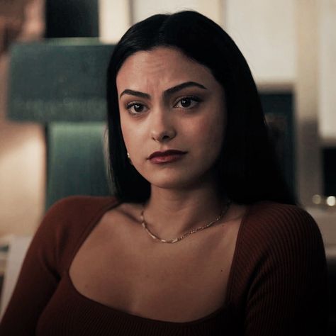 Veronica Lodge Makeup, Veronica Lodge Aesthetic, Veronica Lodge Outfits, Camila Mendes Veronica Lodge, Remini Icon, Camilla Mendes, Cami Mendes, Camila Mendes, Veronica Lodge