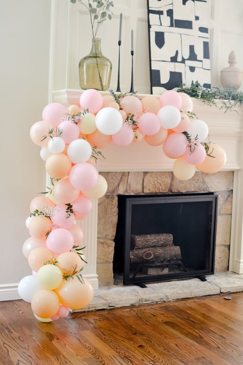 Balloon Garland Over Fireplace, Fireplace Party Decor, Baby Shower Door Decoration, Fireplace Baby Shower Decor, Tea Party Balloon Garland, Baby Shower Fireplace Decor, Fireplace Balloon Garland, Blackberry Goat Cheese, Shower Fireplace