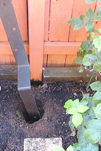 The Stur-D Fence Post Bracket is the most amazing fence repair solution ever! Fence Post Repair, Fence Repair, Fence Stain, Black Fence, Pallet Fence, Diy Fence, Front Yard Fence, Cedar Fence, Bamboo Fence