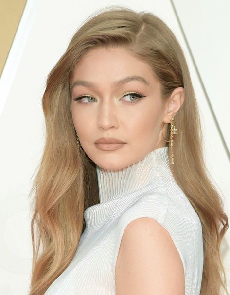 Gigi Hadid Hair Color, Gigi Hadid Makeup, Gigi Hadid Hair, Gigi Hadid Hot, Gigi Hadid Beauty, Zayn Malik Hairstyle, Gigi Hadid Looks, Bad Makeup, Gigi Style