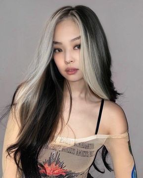 Black White Hair, Split Dyed Hair, Haircuts For Long Hair With Layers, Korean Hair Color, White Hair Color, Bob Cut Wigs, Hair Color Underneath, Latest Hair Color, Black Hair Kpop