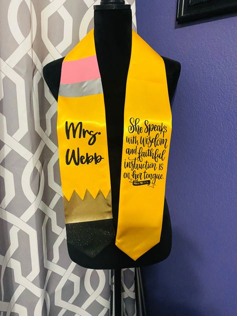 Sash For Teachers Day, Graduation For Teachers, Masters In Teaching, Graduation Sashes Ideas, Masters Cap Decoration Teacher, Teacher Graduation Sash, Teacher Graduation Stole Ideas, Teacher Masters Graduation Cap, Masters In Education Graduation Pictures