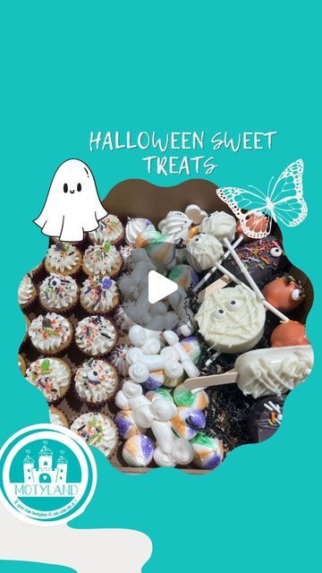 Luczaida Silvio | Gourmet Cupcakes | sweet treats on Instagram: "Halloween vibes 🎃👻

#halloween #halloweenvibes #motyland🦋🧁 #horneandosonrisas #lachamadeloscupcakes #cupcakesqueen🦋 #regaladulcesregalaalegria" Halloween Cupcake Aesthetic, Halloween Sweet Treats, Gourmet Cupcakes, Halloween Vibes, Sweet Treats, Halloween, On Instagram, Instagram