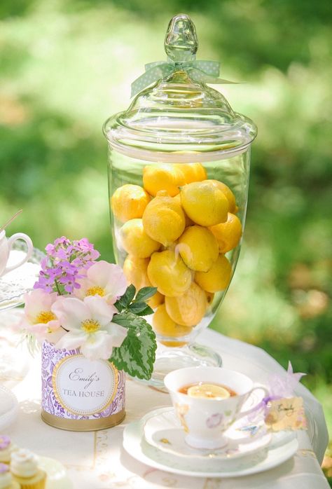 Lemon Theme Tea Party, Lemon Tea Party Theme, Outdoor Tea Party Ideas For Adults, Diy Table Decorations For Party, Lemon Tea Party, Tea Party Centerpiece Ideas, Yellow Tea Party, Table Decorations For Party, Eid Diy