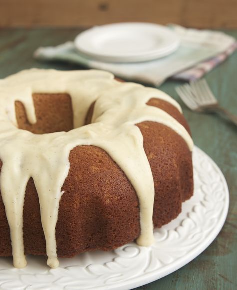 Chai Spice Bundt Cake is a flavorful, moist cake that's great for dessert or even just for a sweet snack. - Bake or Break Chai Bundt Cake, Easy Bundt Cake Recipes, Pumpkin Bundt, Easy Bundt Cake, Dairy Free Pumpkin, Pumpkin Bundt Cake, Vegan Yogurt, Summer Cakes, Bundt Cakes Recipes