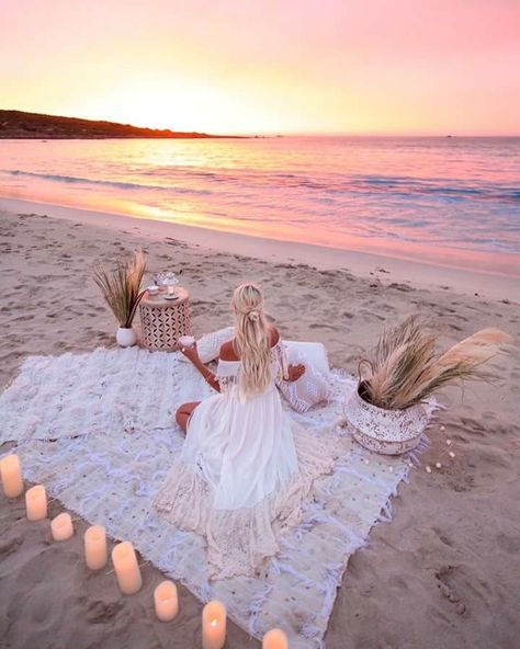 Boho Picnic, Cream Lace Dress, Chique Outfits, Beach Birthday, Beach Please, Beach Photoshoot, Beach Picnic, Birthday Photoshoot, Beach Resorts