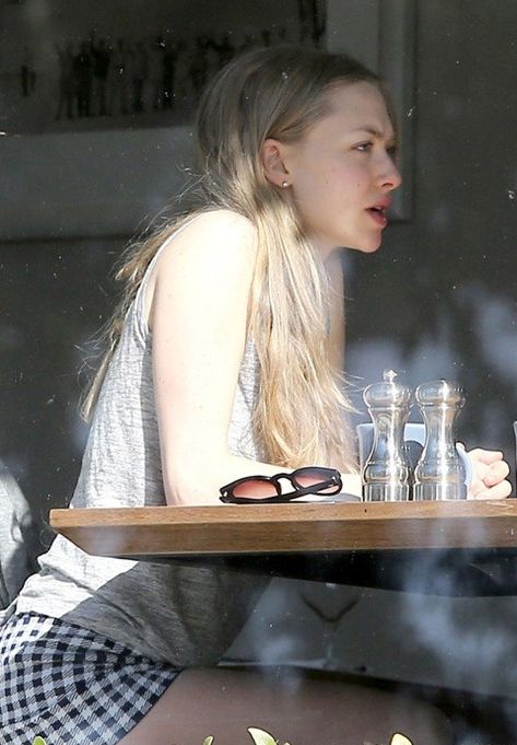 Allentown Pennsylvania, Blonde Locks, Minimalist Beauty, Long Blonde, Amanda Seyfried, Beauty Routine, Pennsylvania, Evolution, Acting