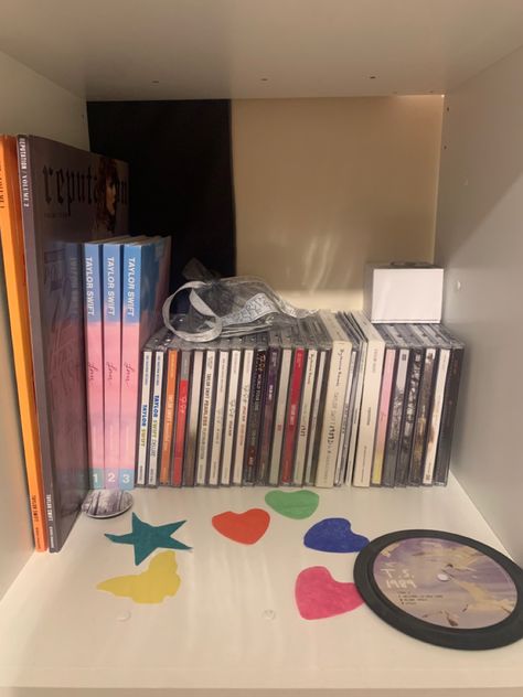 Taylor Swift Collection Shelf, Fangirl Bedroom, Fangirl Room, Tay Core, Taylor Swift Collection, Swiftie Core, Music Setup, Taylor Swift Cd, Swiftie Aesthetic