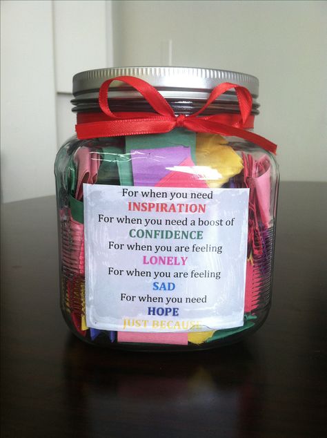 A great gift idea! Get a bunch of quotes and color code them based on what they are about. Mod podge a key on the inside of the mason jar, fold the quotes and put them in. Finally, top it off with a cute ribbon and any other decorations you want :) Your friend is sure to love it!! -DK Gifts For Strangers, Happiness Jar, Note Jar, Joululahjat Diy, 365 Jar, Kindness Week, Happy Jar, Anniversaire Diy, Couple Stuff