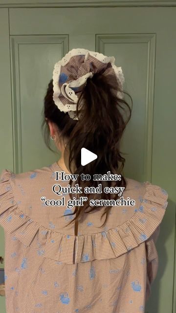 Georgie/Georgina on Instagram: "🥐 How to make what I like to call “that cool girl scrunchie” ☕️ Excellent scrapbusting project because if you have around 30cm left of fabric after a project (quite often the case if you follow stipulated fabric requirements) this can use all of that fabric up! 🙌🏼 I used the width of the fabric however you can use more or less though of course more fabric means more volume! Let me know if you give this a go 😊 #dressmaker #dressmaking #sewing #maximalist #sewinginspiration #millenial #millenialsewing #millenialsewist #sewistsofinstagram #sewists #edinburghbloggers #edinburghlife #DIY #imadethis #imadeit #imakemyownclothes #fashionDIY #sewingreels #sewingIG #scrunchies #giantscrunchie #styleDIY #tutorial #howtomake #sewistsofinstagram #sewingtutorial #scru How To Make A Scrunchie, Scrunchie Tutorial, How To Make Scrunchies, Diy Style, Sewing Inspiration, Sewing Tutorials, Dressmaking, Of Course, Diy Fashion