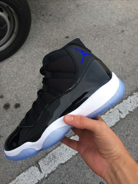 Air Jordan Space jam 11's So beautiful!!!! Space Jam Jordan 1 Outfit, Air Jordan Sneakers Basketball, Jordan 11 Space Jam Outfit, Space Jam Outfit, Space Jam 11, Space Jam Jordan 11, Jordan Space Jams, Space Jams 11, Space Jam Shoes