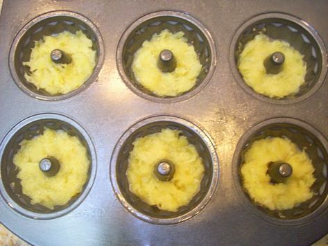 Mini Bunt Cake, Pineapple Upside Down Bundt Cake, Pineapple Upside Down Bundt, Upside Down Bundt Cake, Bunt Cake Recipe, Mini Pineapple Upside Down Cakes, Cakes Flavors, Mini Bundt Cakes Recipes, Pineapple Upside Down Cupcakes