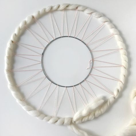 Put those weaving skills to good use and create a stunning round wreath to admire all year! Super Chunky Wool, Round Wall Hanging, Round Weaving, Circular Weaving, Crochet Wreath, Makramee Diy, Weaving Wall Hanging, Diy Weaving, Hanging Wreath