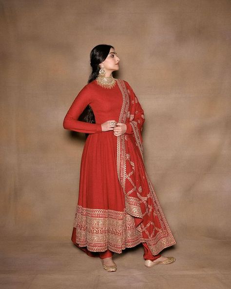 Sonam A Kapoor (@sonamkapoor) • Instagram photos and videos Designer Suits With Laces, Anarkali Suits With Laces, Sabyasachi Dresses Anarkali, Sonam Kapoor Anarkali, Sabyasachi Red Suit, Sabyasachi Dresses Salwar Suits, Red Banarsi Suit, Red Anarkali Suits Sabyasachi, Sabyasachi Collection Suits