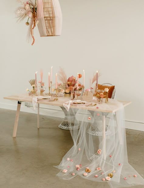 Sweetheart Table Simple, Whimsical Boho Wedding, Blush Backdrop, Ruffled Wedding Dress, Mobile Bars, Party Decorating Ideas, Table Party, Party Decoration Ideas, Boho Wedding Inspiration