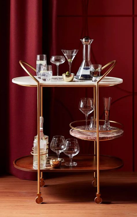 Bar Cart Gold, Cocktail Trolley, Red Wine Decanter, Gold Drinks, Metal Bar Cart, Tea Trolley, Home Cocktail Bar, Marble Shelf, Drinks Trolley