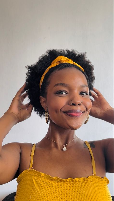 Afro Accessories Natural Hair, Afro Headband, Headbands For Short Hair, Cute Natural Hairstyles, Afro Curls, Natural Hair Short Cuts, Afro Style, Type 4 Hair, Pelo Afro