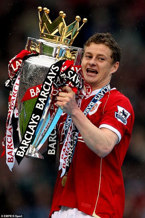 Isak Hansen Aaron Manchester United, Manchester United Ronaldo, Mufc Manchester United, I Love Manchester, Premier League Trophy, Manchester United Art, Manchester United Old Trafford, Manchester Derby, Ole Gunnar Solskjaer