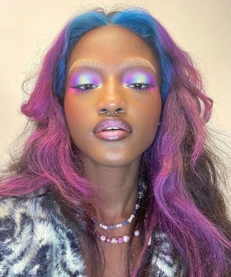 Colourful Glam Makeup, Primary Color Eyeshadow, Pink And Teal Makeup, Red And Purple Makeup Look, Purple Creative Makeup, Red And Purple Makeup, Vaporwave Makeup, Pastel Makeup Looks, Pink Purple Makeup