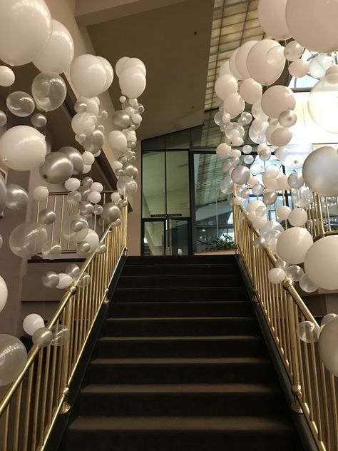 Balloon staircase. Staircase Birthday Decorations, Balloon Stairs Decoration, Stairs Balloons Decoration, Staircase Balloon Decoration, Balloons On Staircase, Stairs Balloon Decoration, Balloon Garland For Staircase, Balloons Staircase, Staircase Party Decor