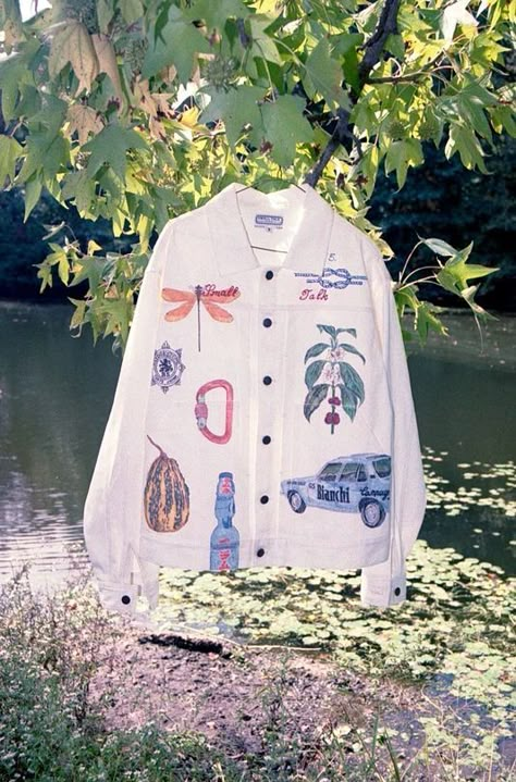 Embroidered Collared Shirt, Painted Shirt Ideas, Custom Painted Clothes, Paint On Clothes, Clothes Paint, Painted Textiles, Paint Clothes, Painting Clothes, Words Art