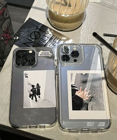 Iphone Obsession, Pretty Iphone Cases, Pretty Phone Cases, Foto Tips, Cute Phone Cases, Couple Aesthetic, Apple Products, Cute Couple Pictures, Cute Couples Goals