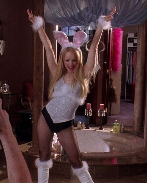 Aesthetic Costume Ideas, Regina George Halloween Costume, Regina George Outfit, Regina George Halloween, Mean Girls Fashion, Mean Girls Halloween, Mean Girls Aesthetic, Costume Ideas For Halloween, Mean Girls Movie