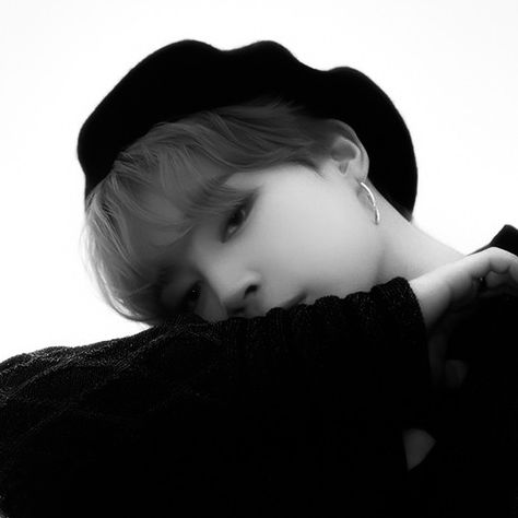 Jimin Dark, Bts Name, Gonna Love You, Dark Pictures, Dark Icon, Jungkook Cute, White Aesthetic, Bts Fanart, Foto Bts