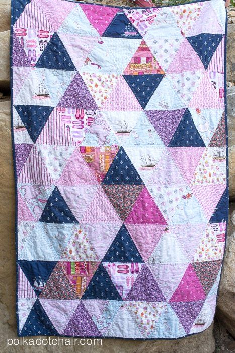 Easy Triangle Quilt, Triangle Patchwork Quilt, Equilateral Triangle Quilt Pattern, Pixelated Quilts Free Pattern, Equilateral Triangle Quilt, Modern Baby Quilt Patterns, Triangle Quilt Tutorials, Free Baby Quilt Patterns, Camper Quilt