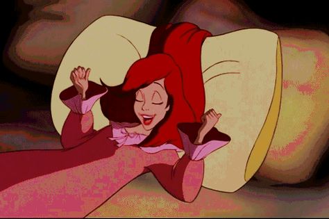 goodnight cartoons & comics good night Sleeping Gif, Animation Disney, Images Disney, Disney Gif, Walt Disney Animation, Art Disney, Disney Aesthetic, Cartoon Gifs, Ariel The Little Mermaid