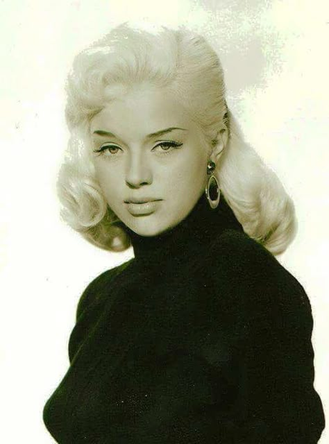 Let There Be Love, Old Hollywood Hair, 1950s Hairstyles, Diana Dors, 50s Women, Classic Hollywood Glamour, Be Love, Hollywood Glam, Blonde Bombshell