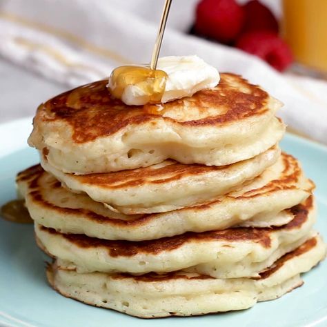 How To Make Pancakes Fluffy, Making Pancakes, Fluffy Pancake Recipe, Buttermilk Pancakes Fluffy, Pancake Recipe Buttermilk, Pancake Recipe Easy, Ultimate Breakfast, How To Make Pancakes, Delicious Cakes